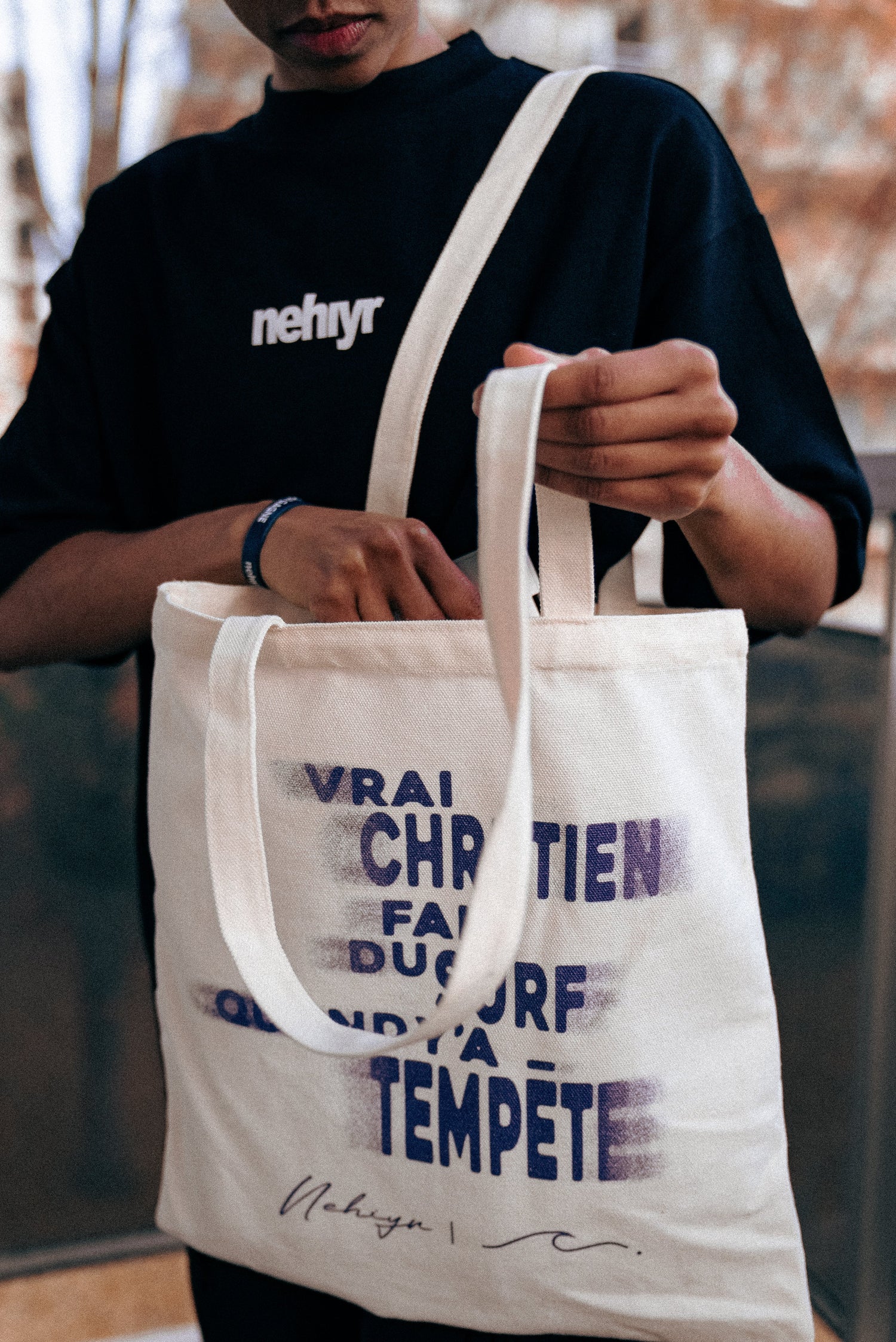 Tote bag